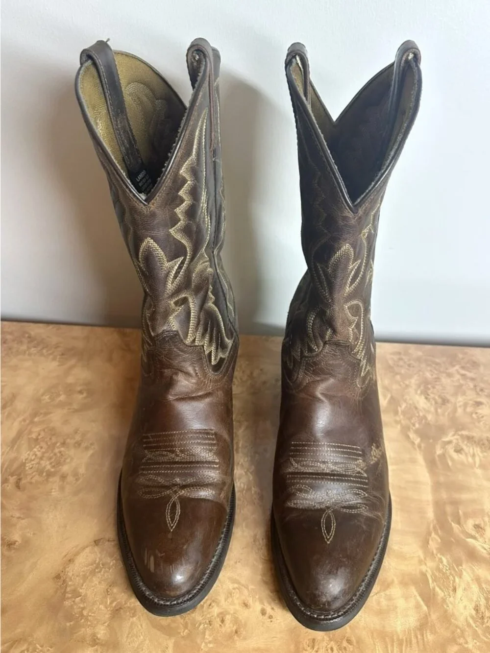 Laredo Men's 9.5D Brown Leather Western Cowboy Boots Classic Round Toe Pull-On